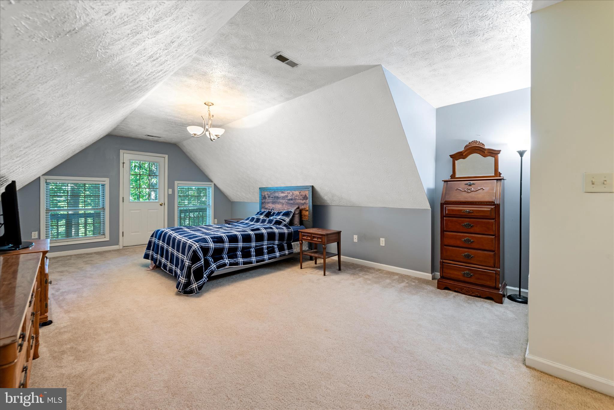 HIGH KNOB - Residential