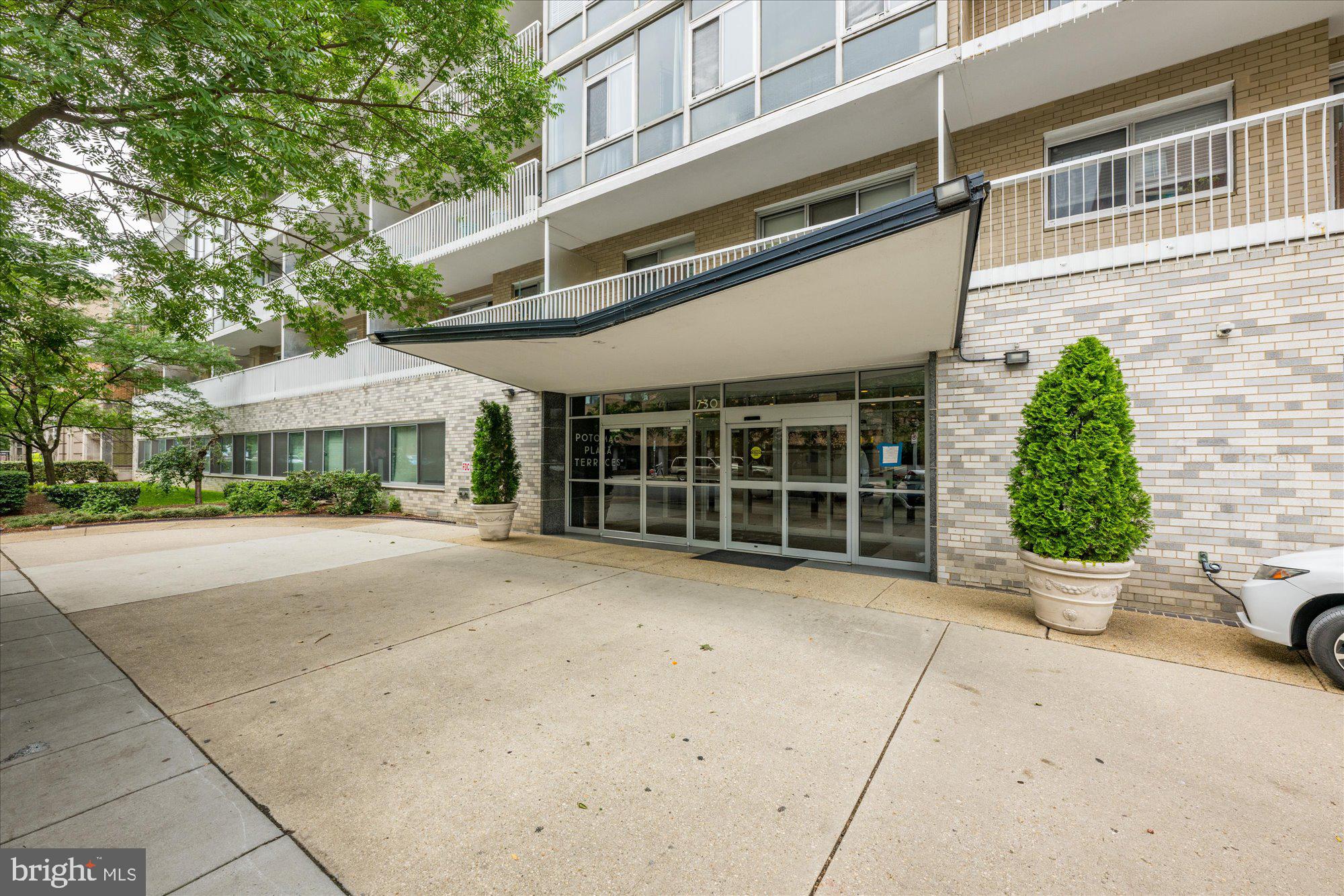 730 24TH STREET NW 420/421