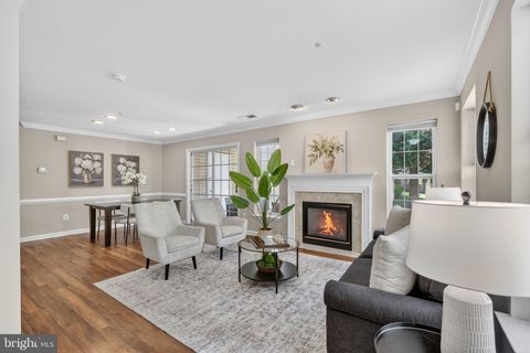 6607 THACKWELL WAY 2201 ALEXANDRIA VA 22315