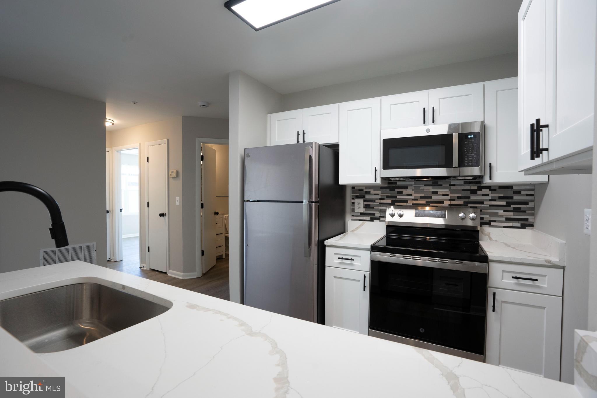 ANNAPOLIS OVERLOOK - Residential Lease