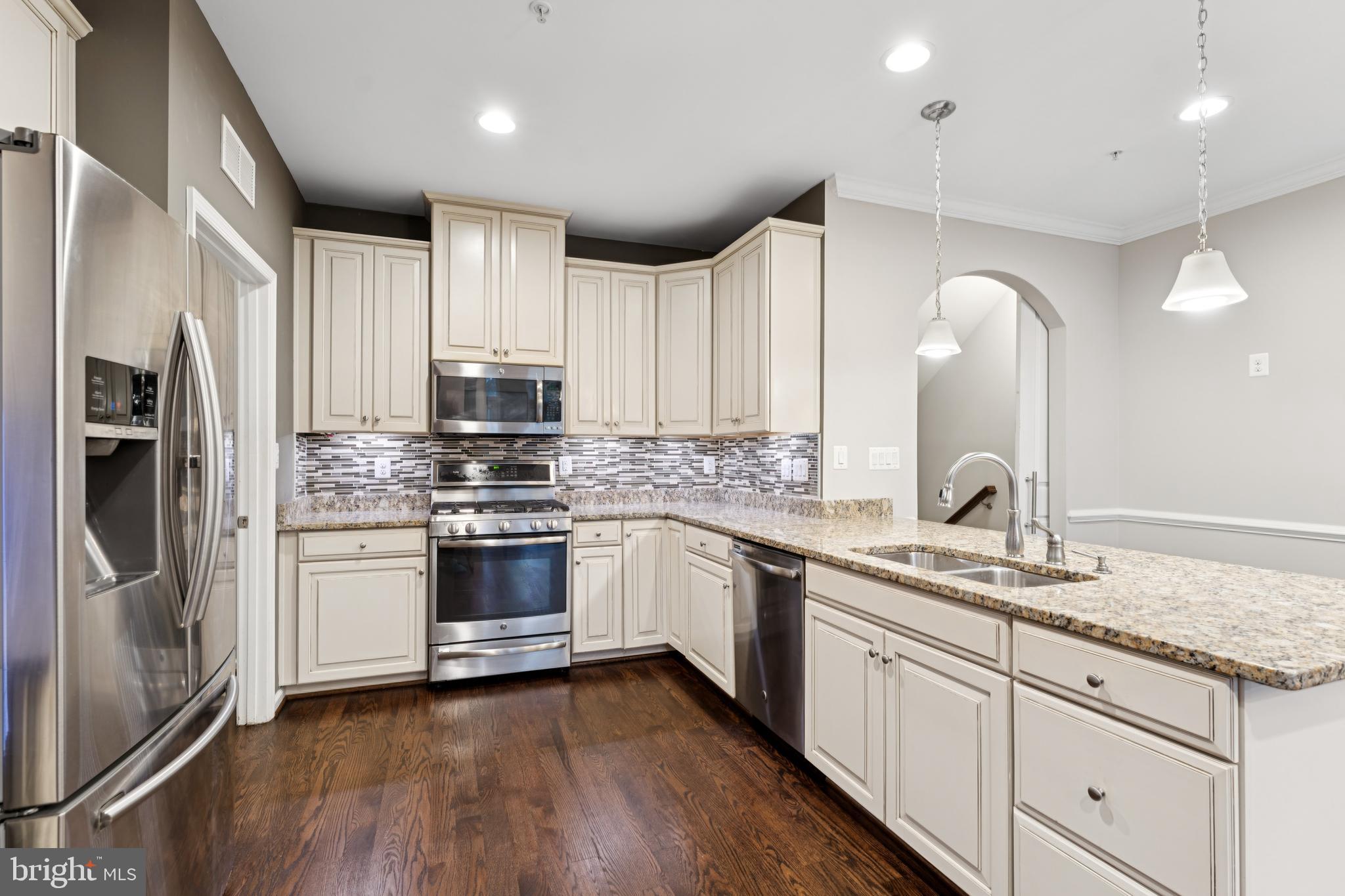 6468 PARK FOREST CIRCLE