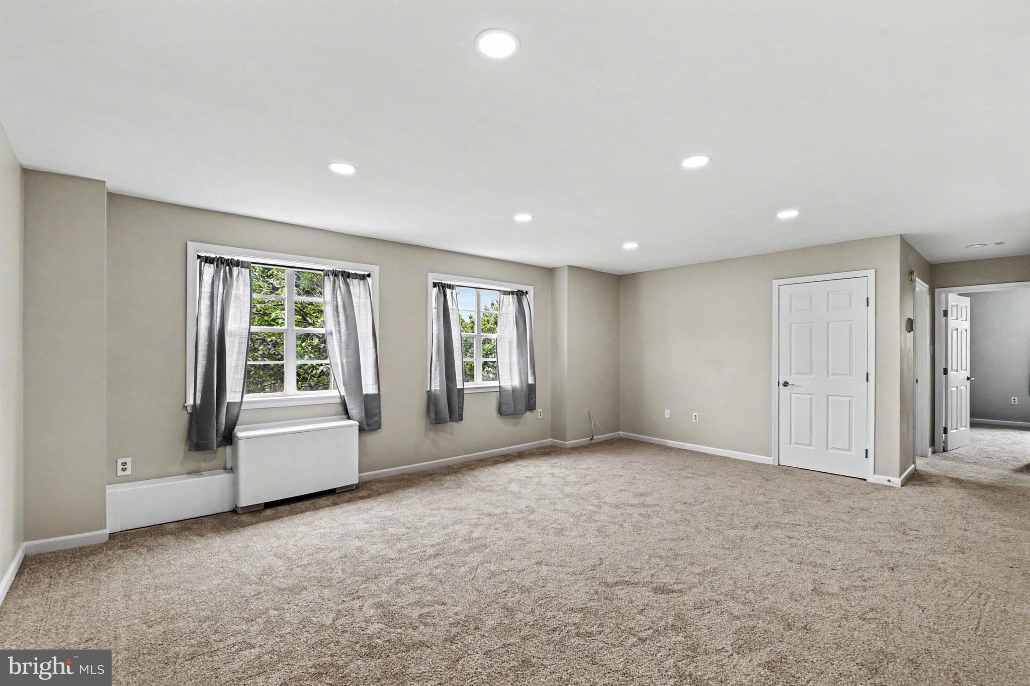 MONTPELIER VILLAGE - Residential