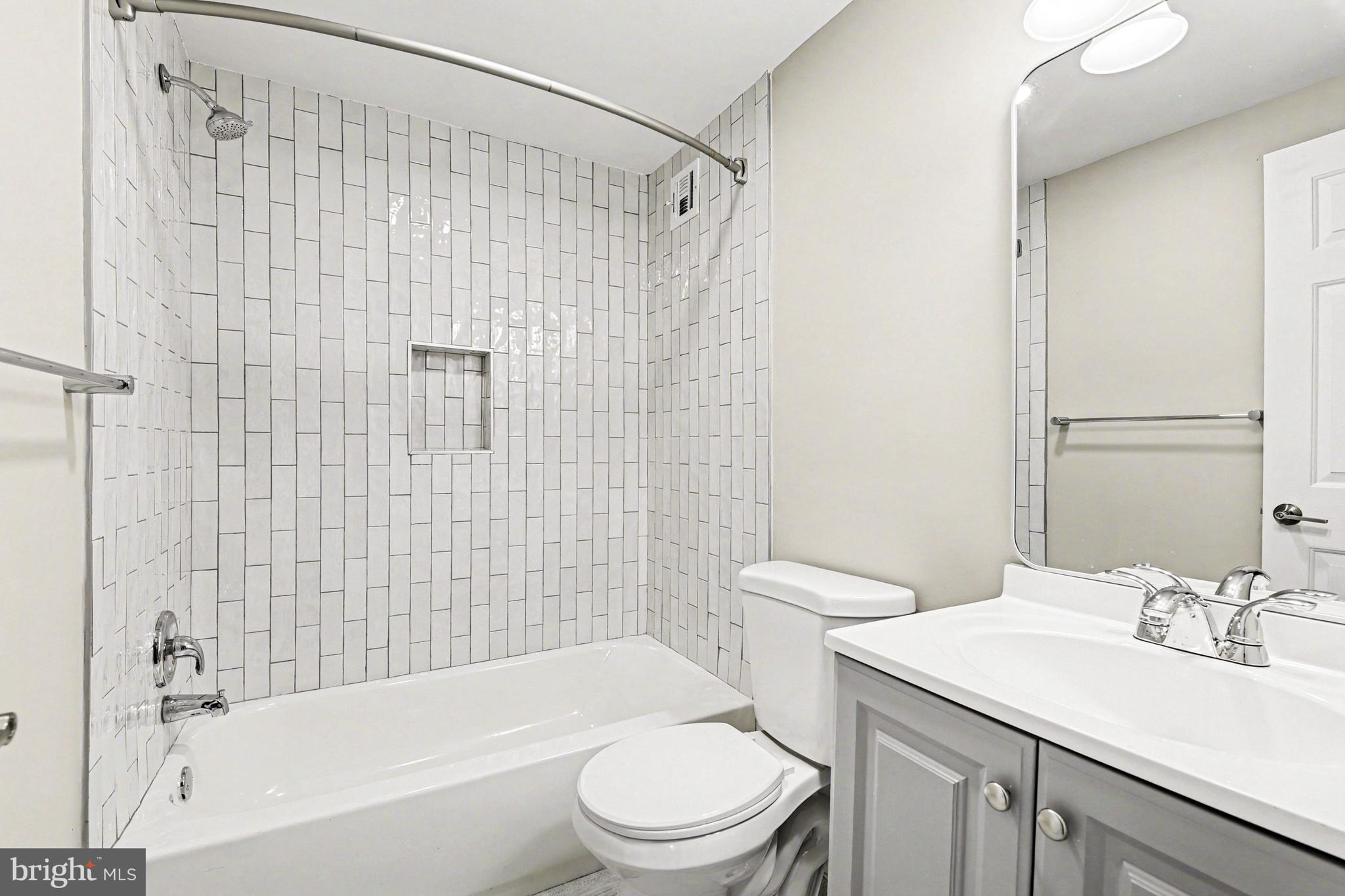 MONTPELIER VILLAGE - Residential