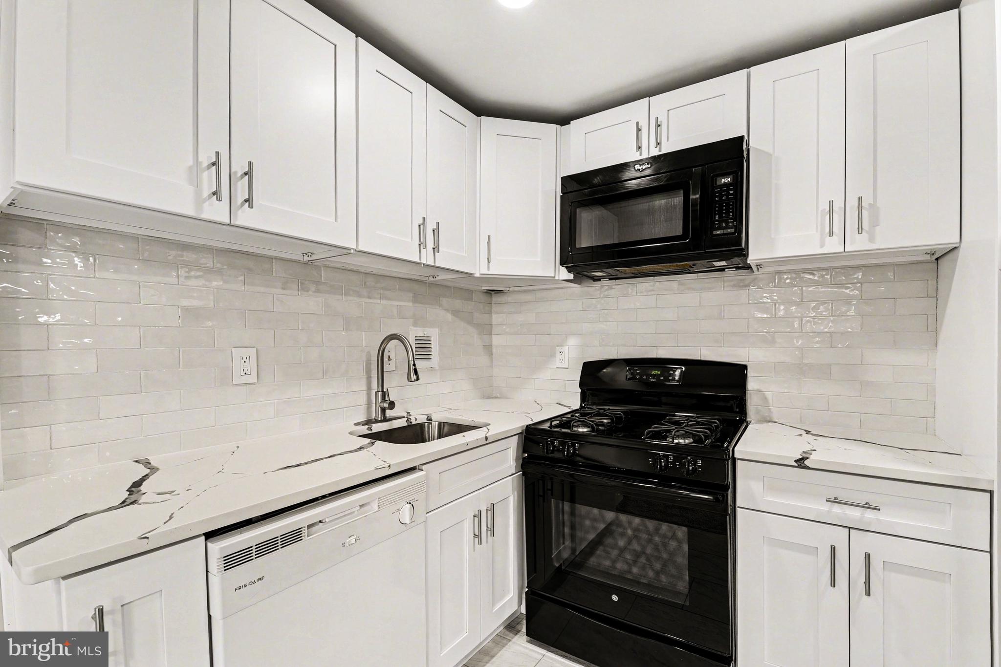 MONTPELIER VILLAGE - Residential