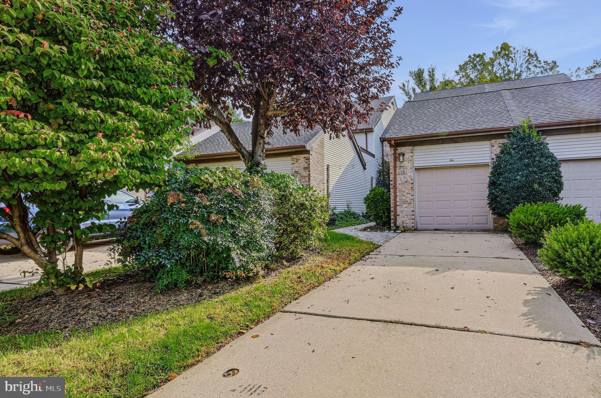 10 STEEPLECHASE ROAD