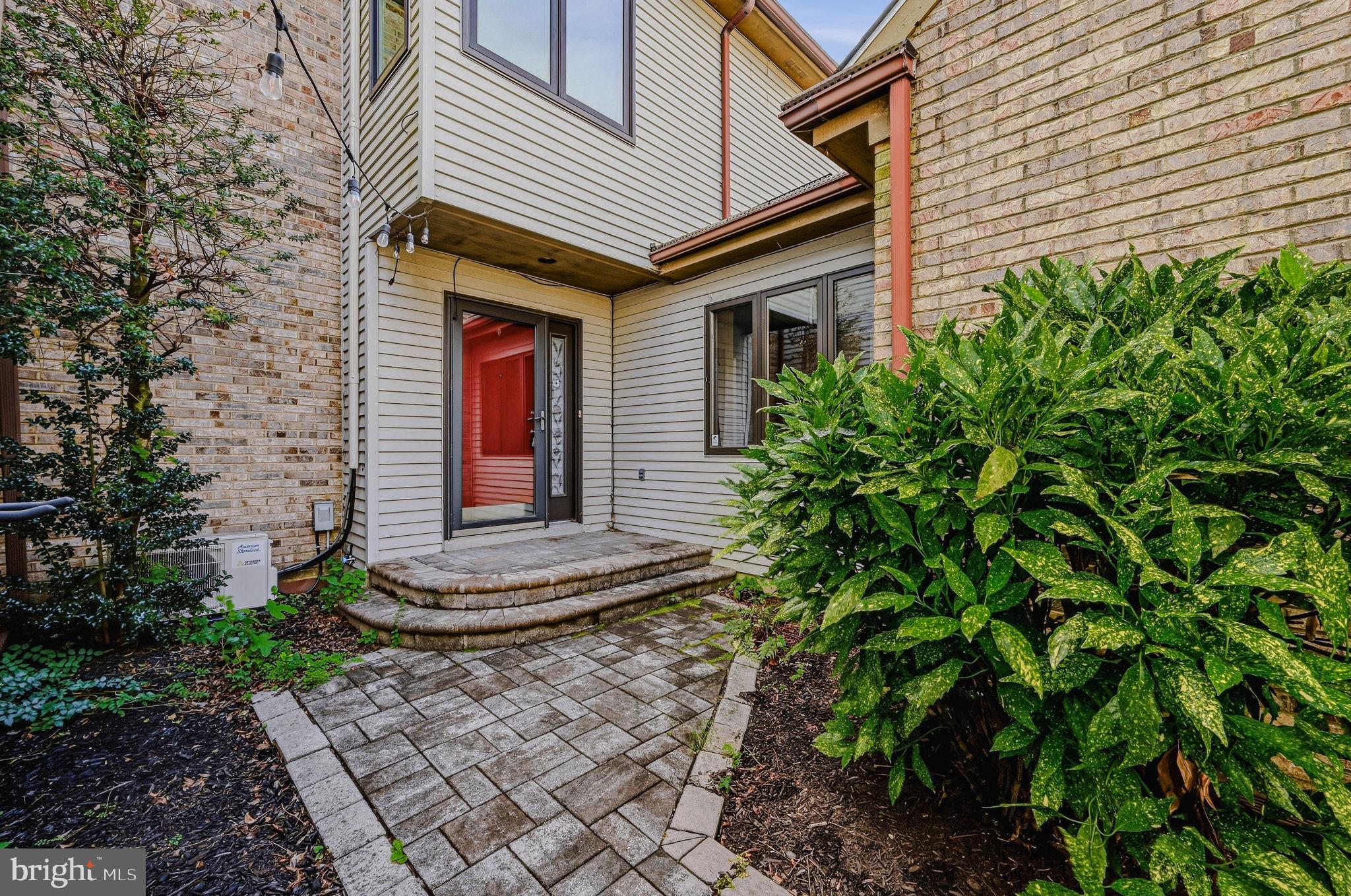 10 STEEPLECHASE ROAD