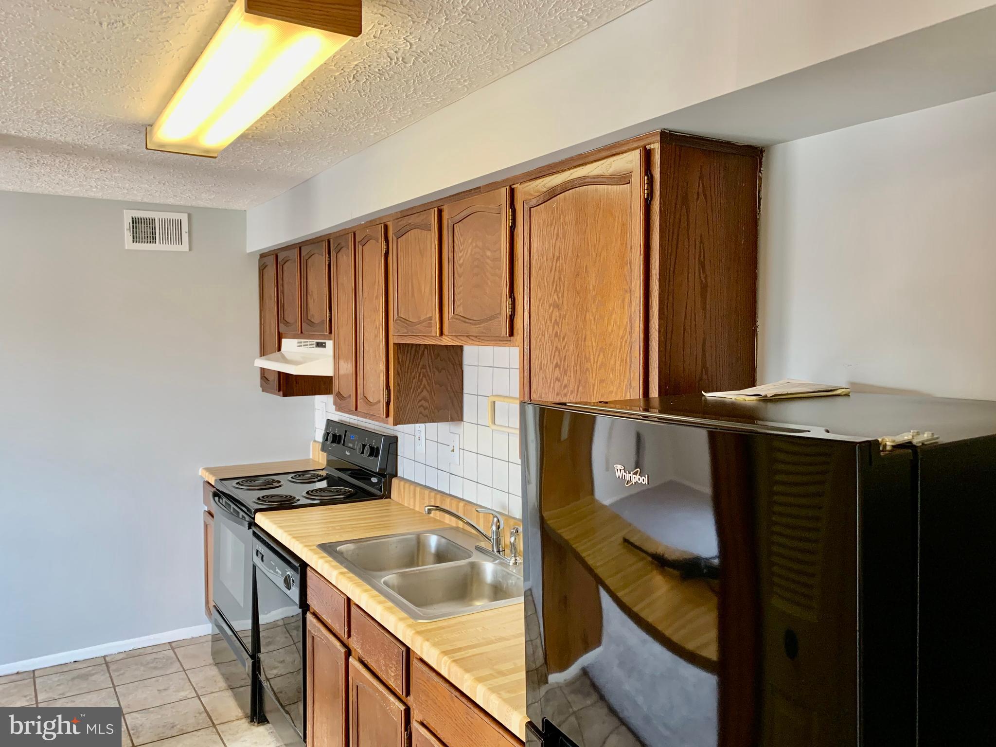 AMBERTOWNE - Residential Lease