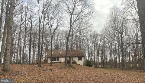 6727 BULL MOOSE COURT MARSHALL VA 20115