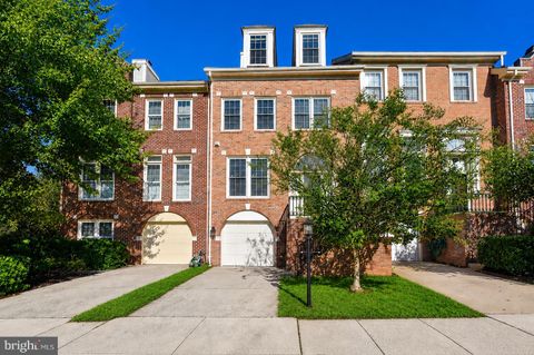 Photo of 14616 Creek Valley Court, CENTREVILLE, VA 20120 (MLS # VAFX2330258)
