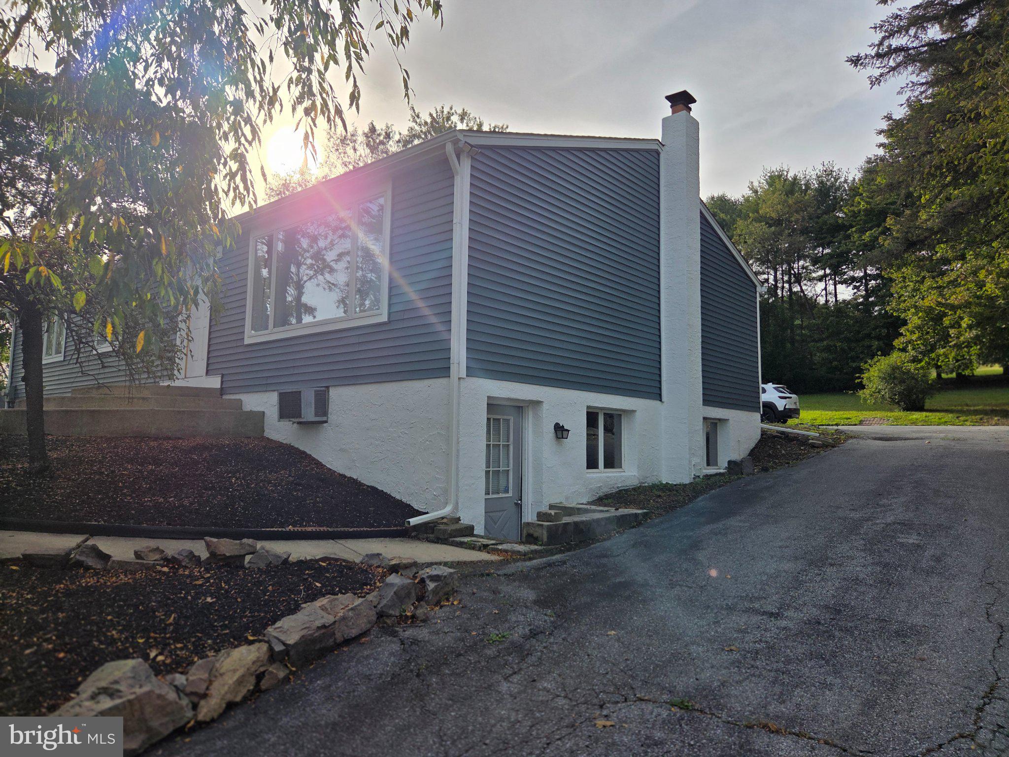 1117 GROSSTOWN ROAD