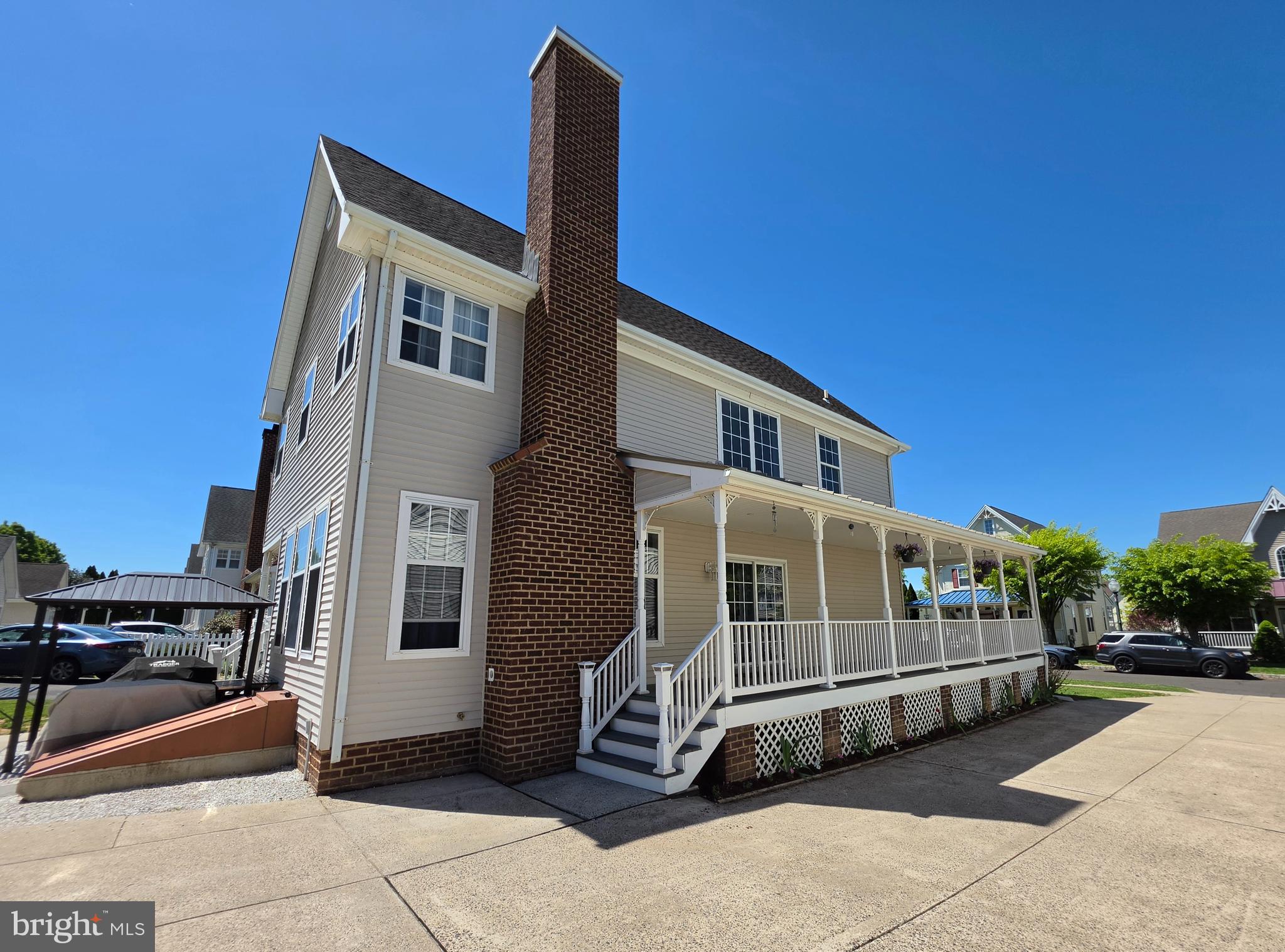 IVYLAND VILLAGE - Residential