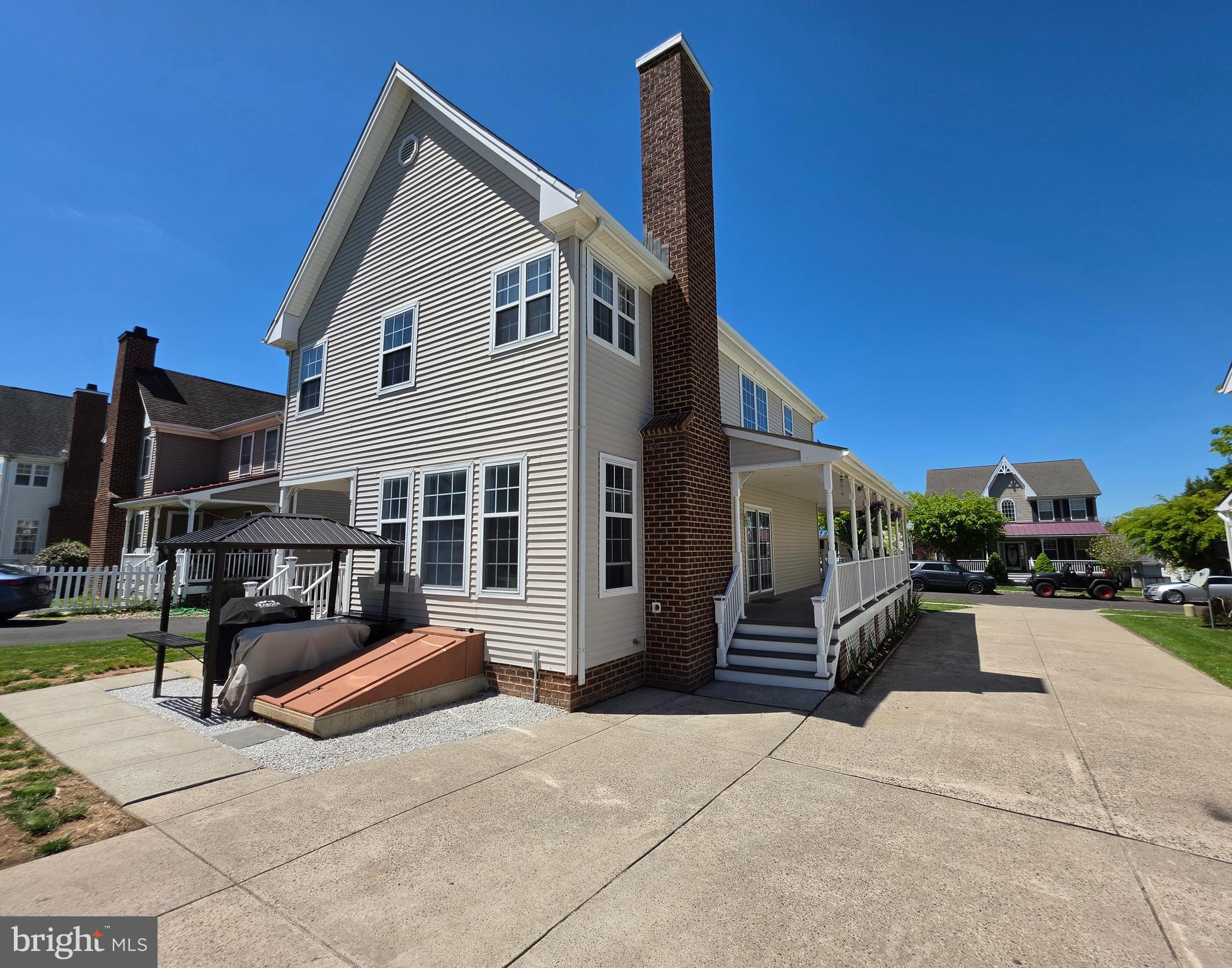 IVYLAND VILLAGE - Residential