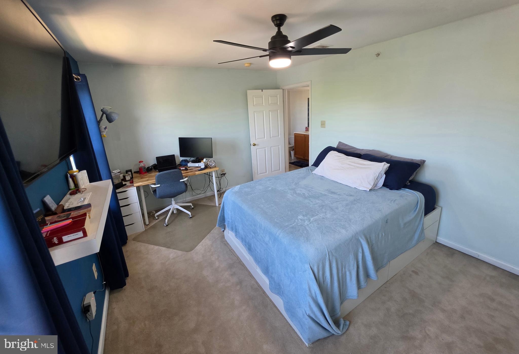 IVYLAND VILLAGE - Residential