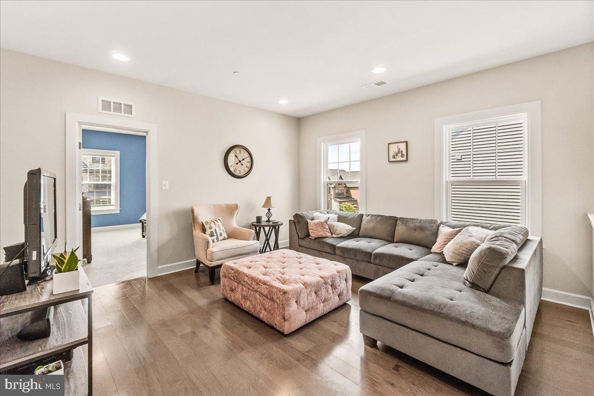 LAKE LINGANORE OAKDALE - Residential