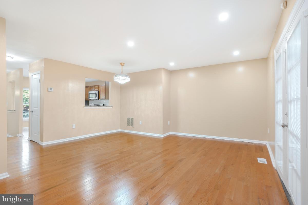 SILVERWOOD - Residential Lease