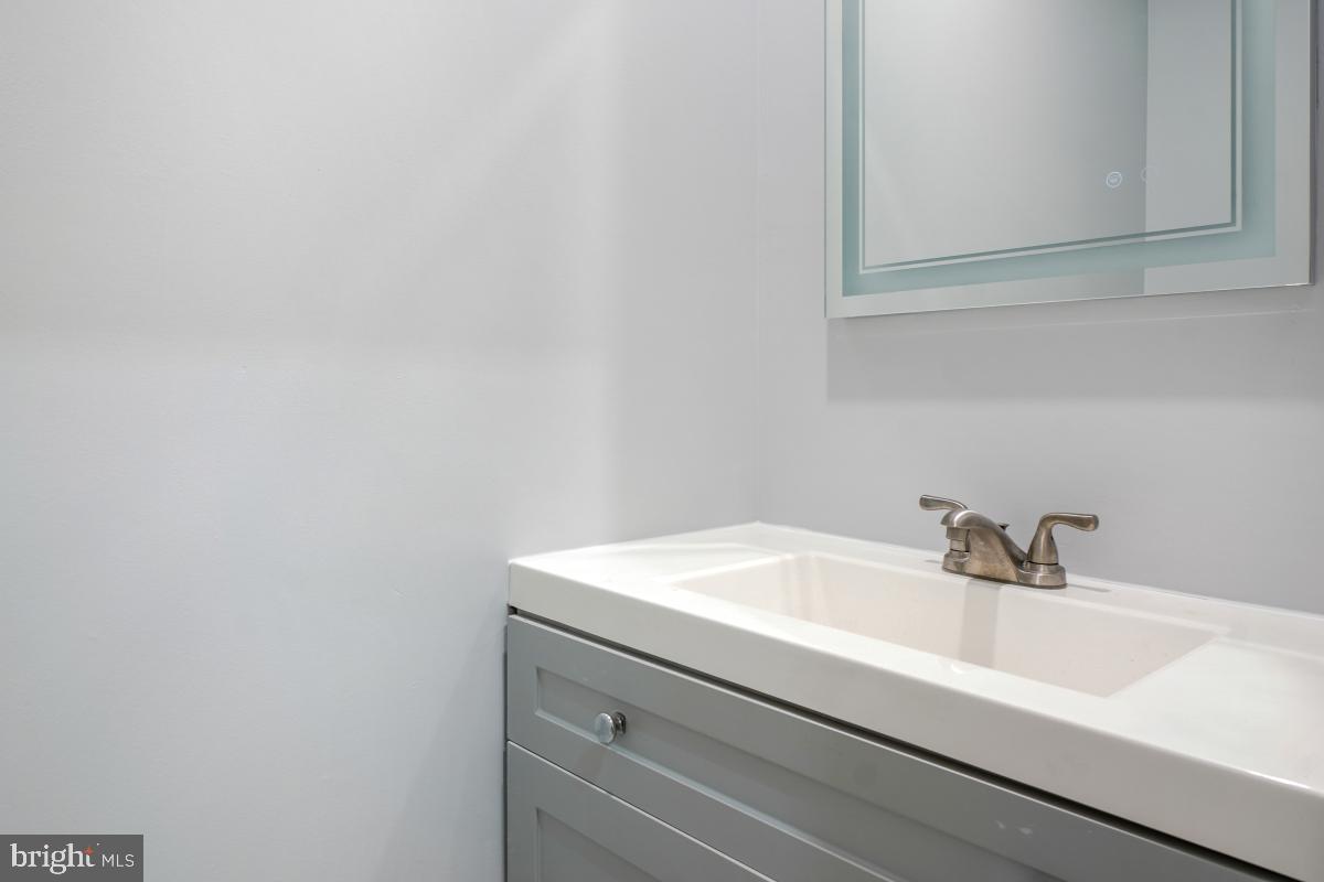 SILVERWOOD - Residential Lease