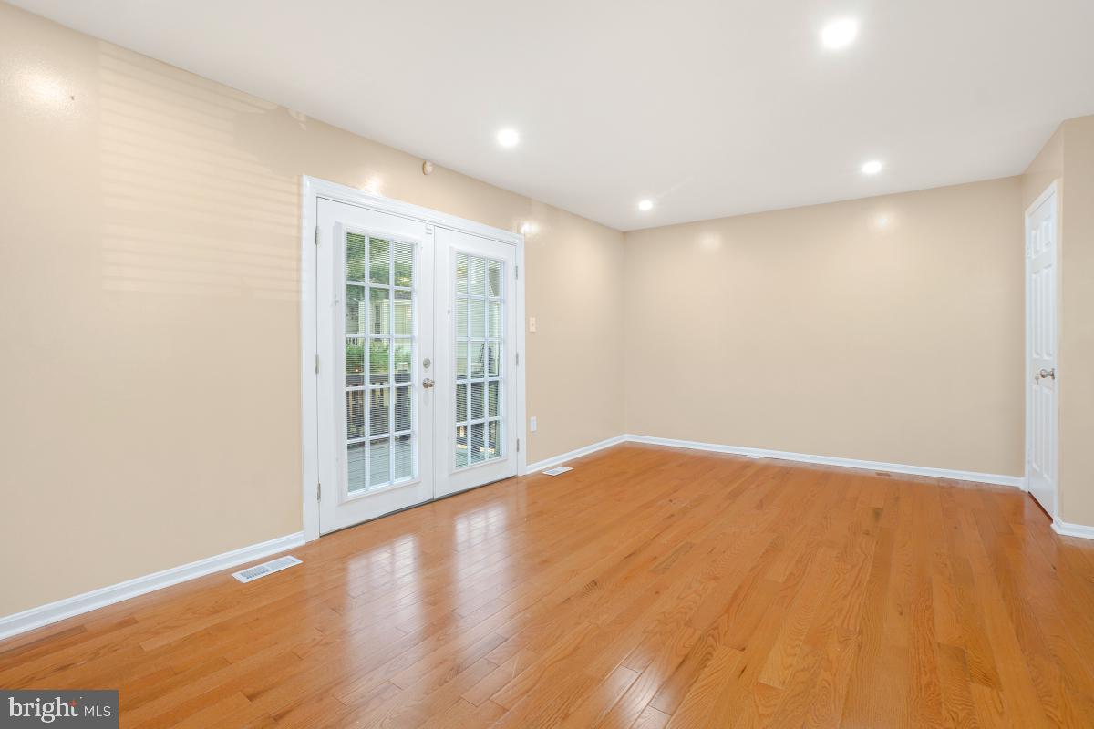 SILVERWOOD - Residential Lease