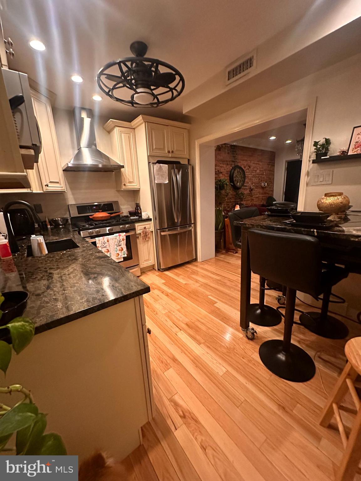 BELLA VISTA - Residential Lease