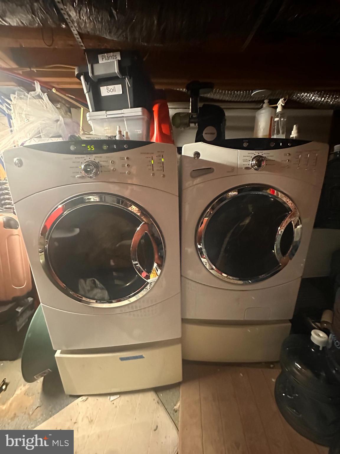 BELLA VISTA - Residential Lease