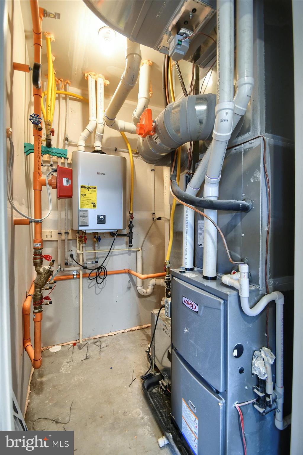 RIVER POINTE - Residential Lease