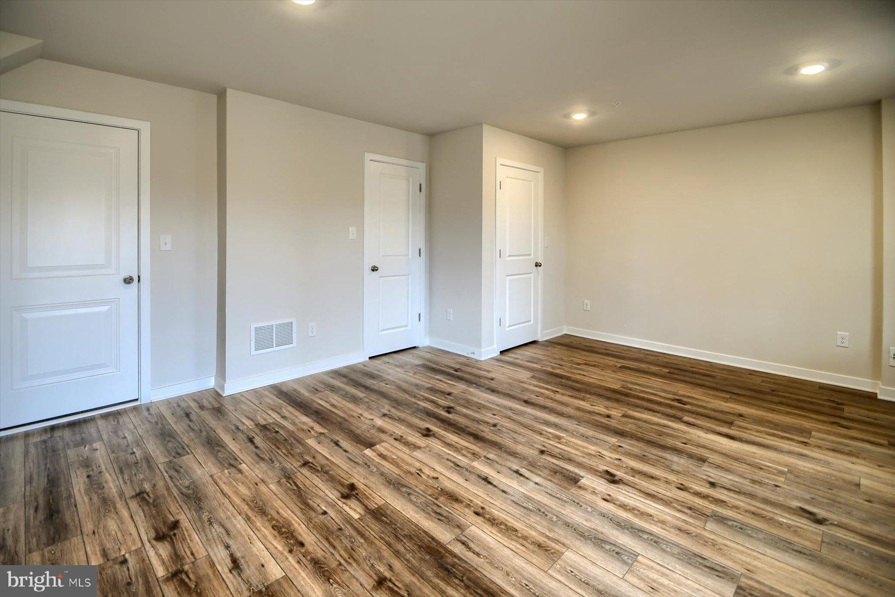 RIVER POINTE - Residential Lease