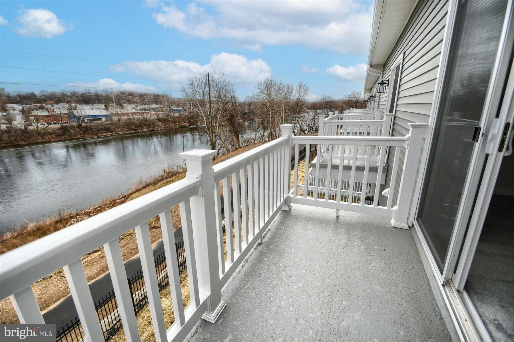 RIVER POINTE - Residential Lease