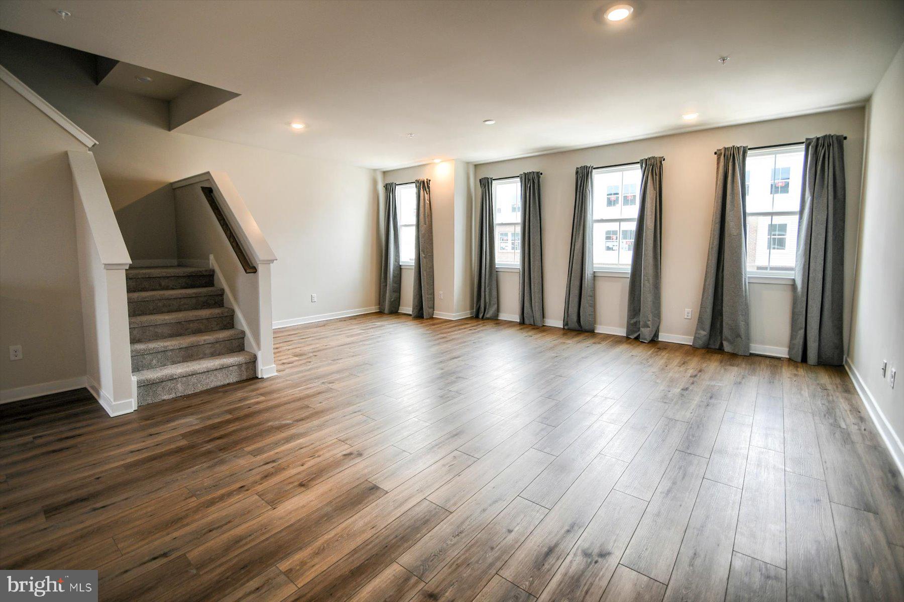 RIVER POINTE - Residential Lease