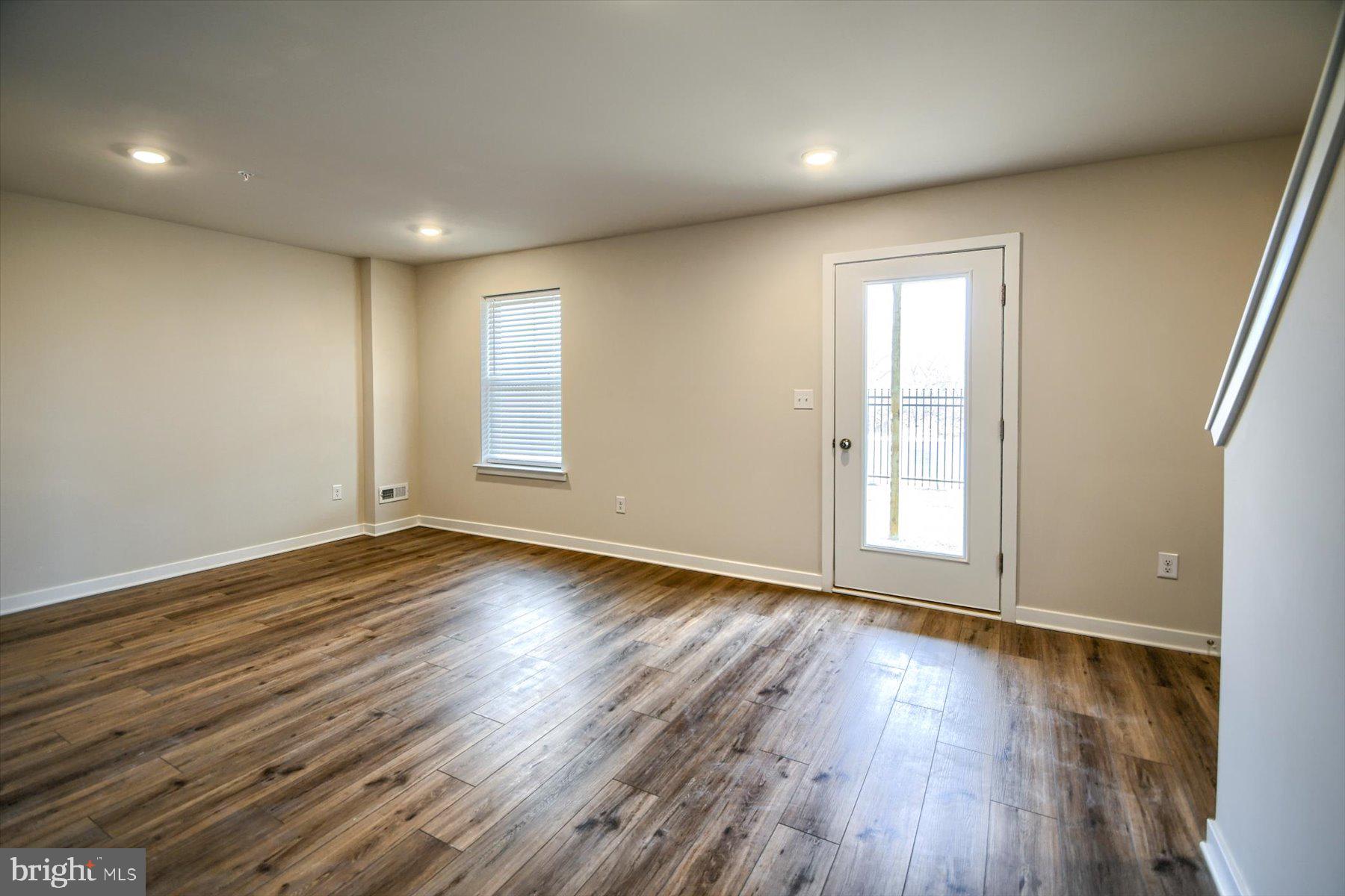 RIVER POINTE - Residential Lease