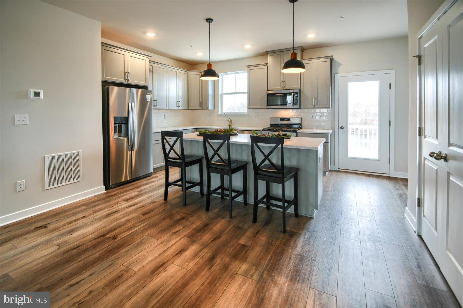 RIVER POINTE - Residential Lease