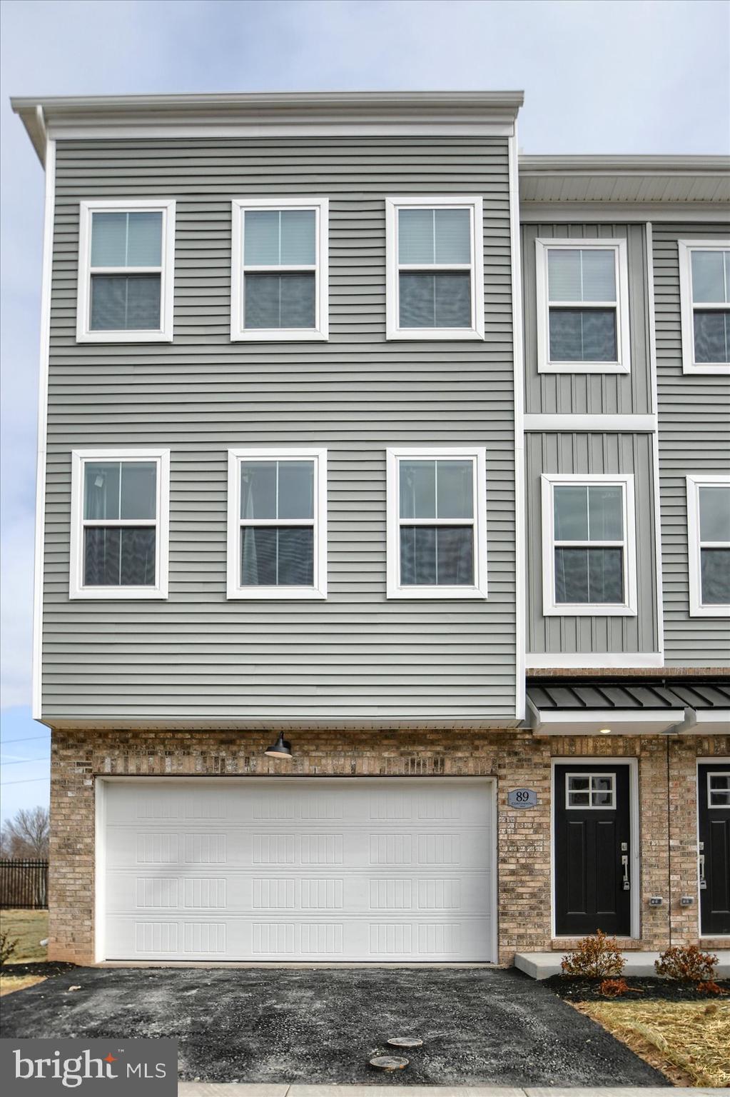 RIVER POINTE - Residential Lease