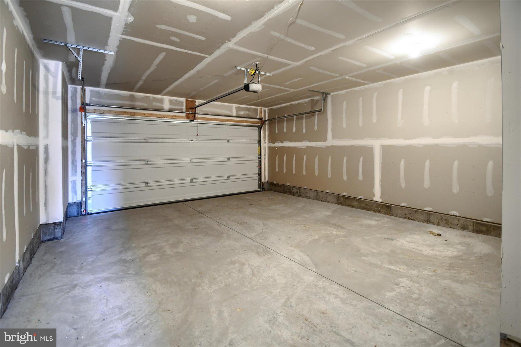 RIVER POINTE - Residential Lease