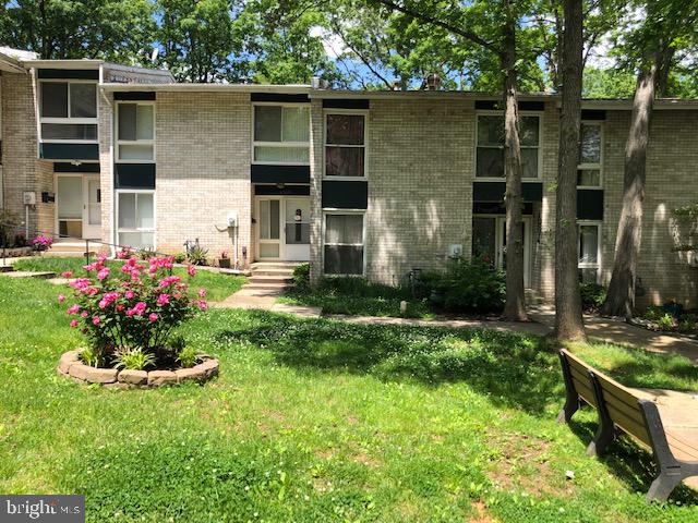 FOUR SEASONS - Residential