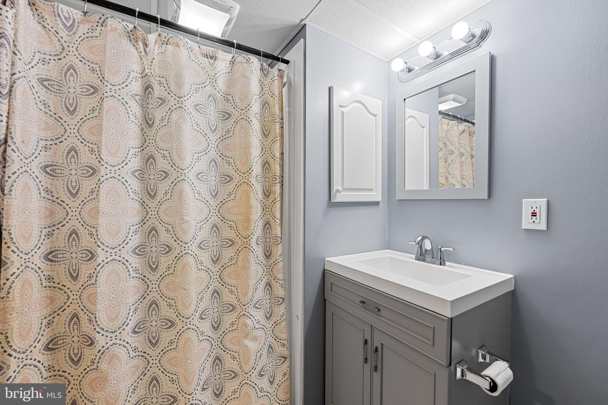 FAIRLAWN - Residential
