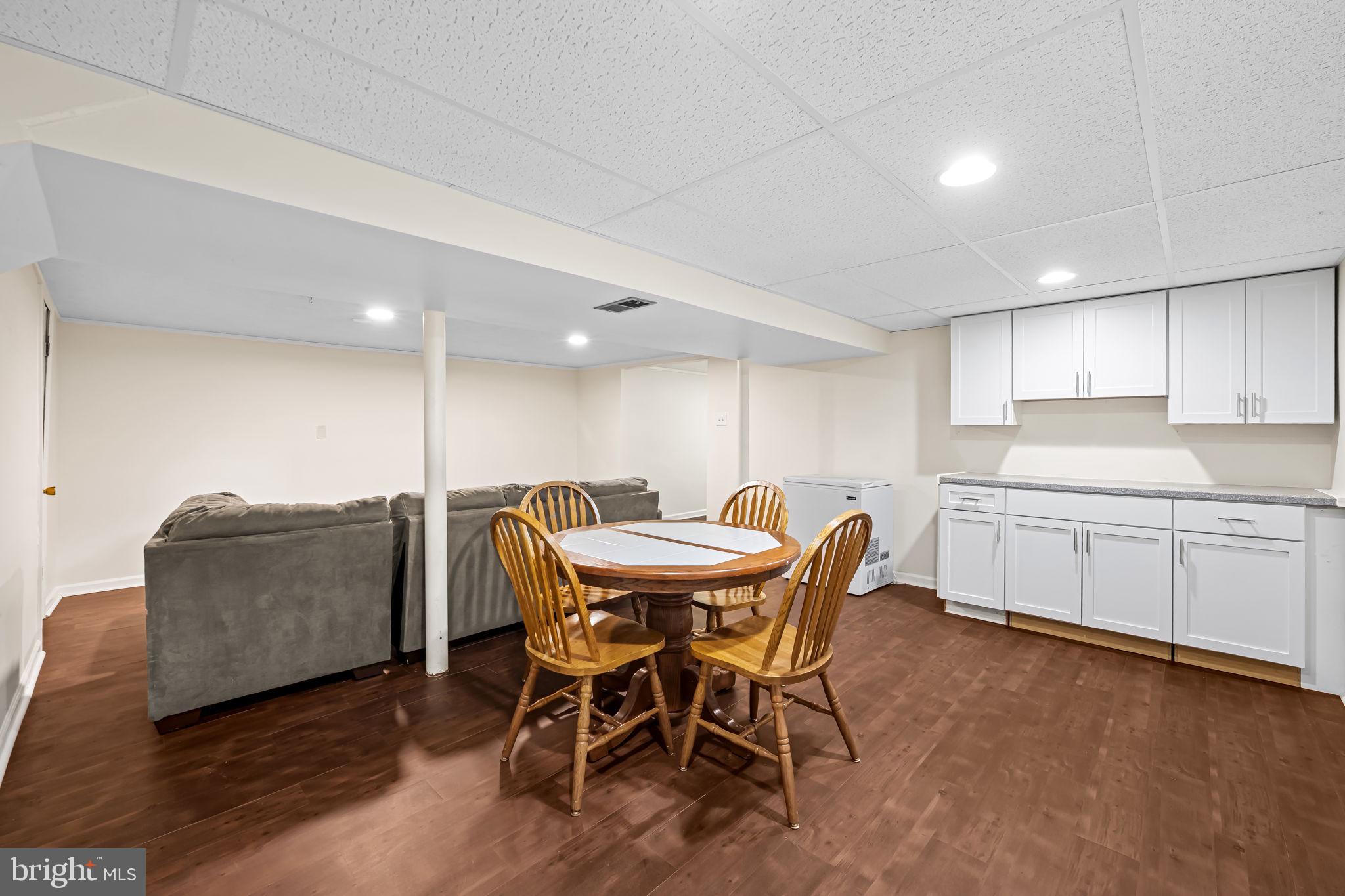 FAIRLAWN - Residential