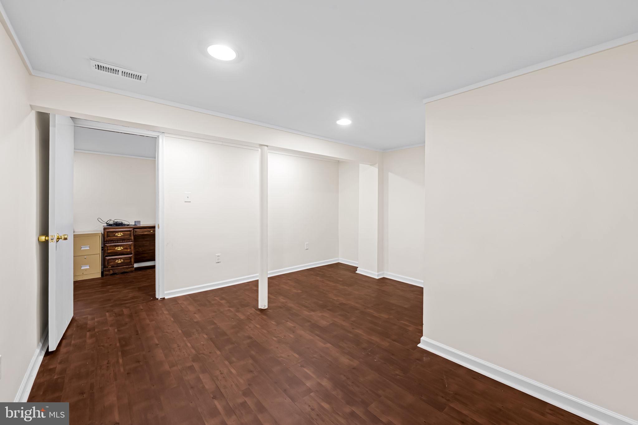 FAIRLAWN - Residential