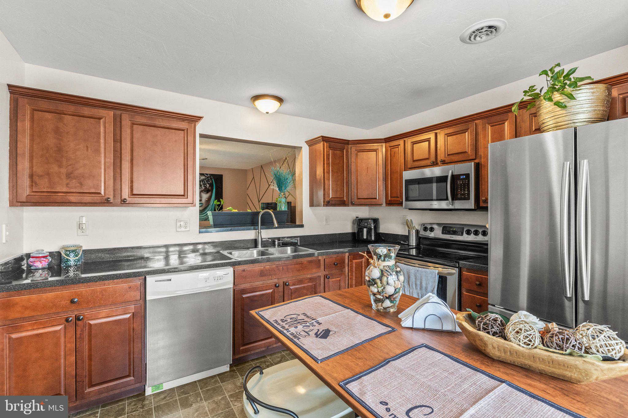 3750 MAZELAND COURT 32