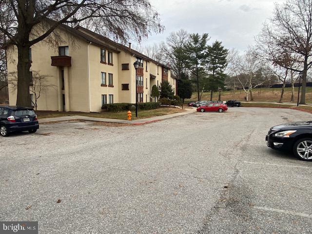 VOM VILLAGE CENTER - Residential Lease