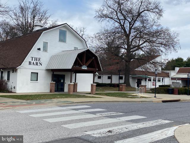 VOM VILLAGE CENTER - Residential Lease