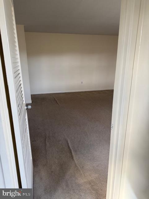 VOM VILLAGE CENTER - Residential Lease