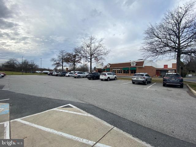 VOM VILLAGE CENTER - Residential Lease