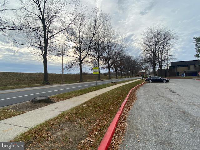 VOM VILLAGE CENTER - Residential Lease