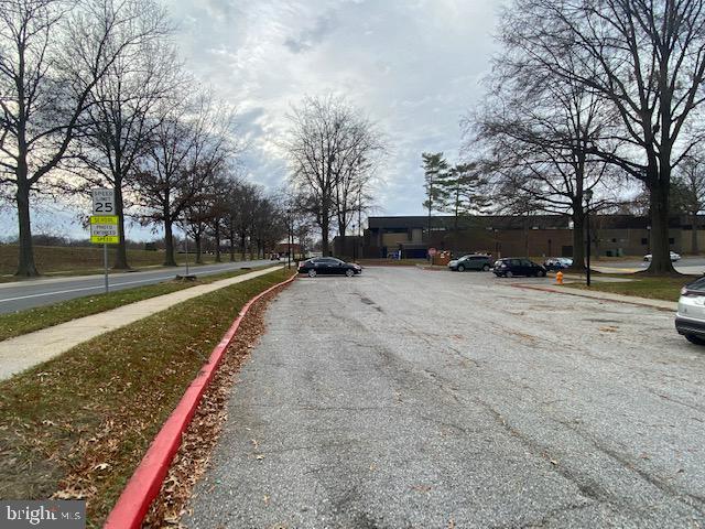 VOM VILLAGE CENTER - Residential Lease