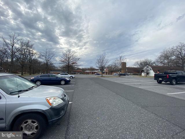 VOM VILLAGE CENTER - Residential Lease