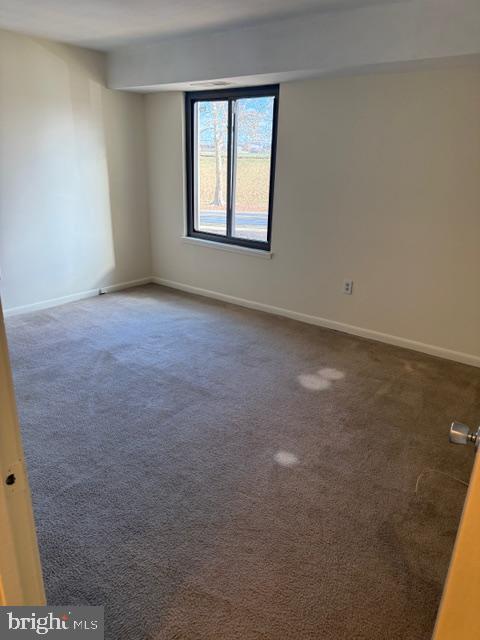 VOM VILLAGE CENTER - Residential Lease