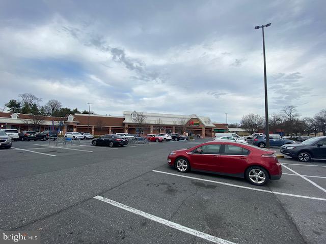 VOM VILLAGE CENTER - Residential Lease