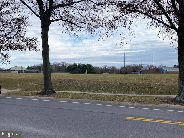 VOM VILLAGE CENTER - Residential Lease