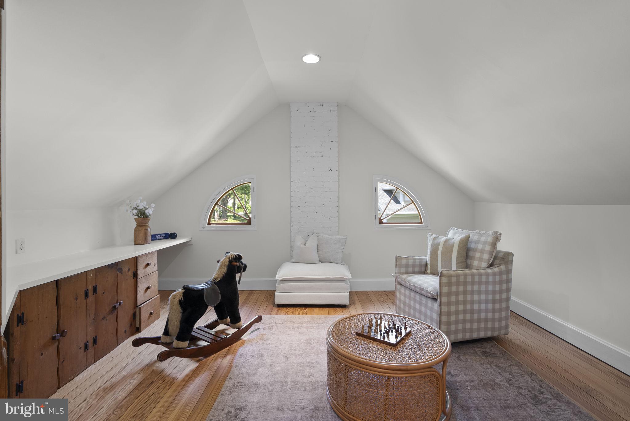 WARDOUR - Residential