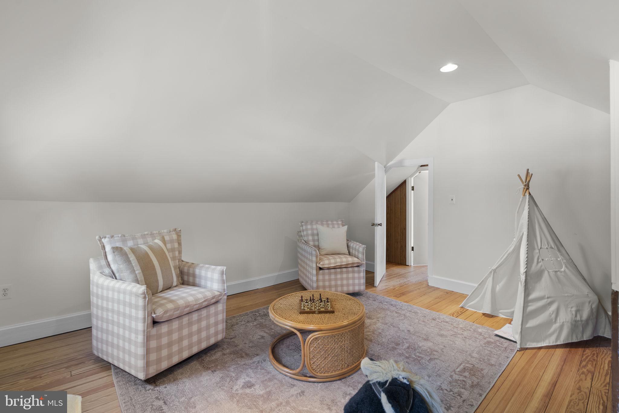 WARDOUR - Residential