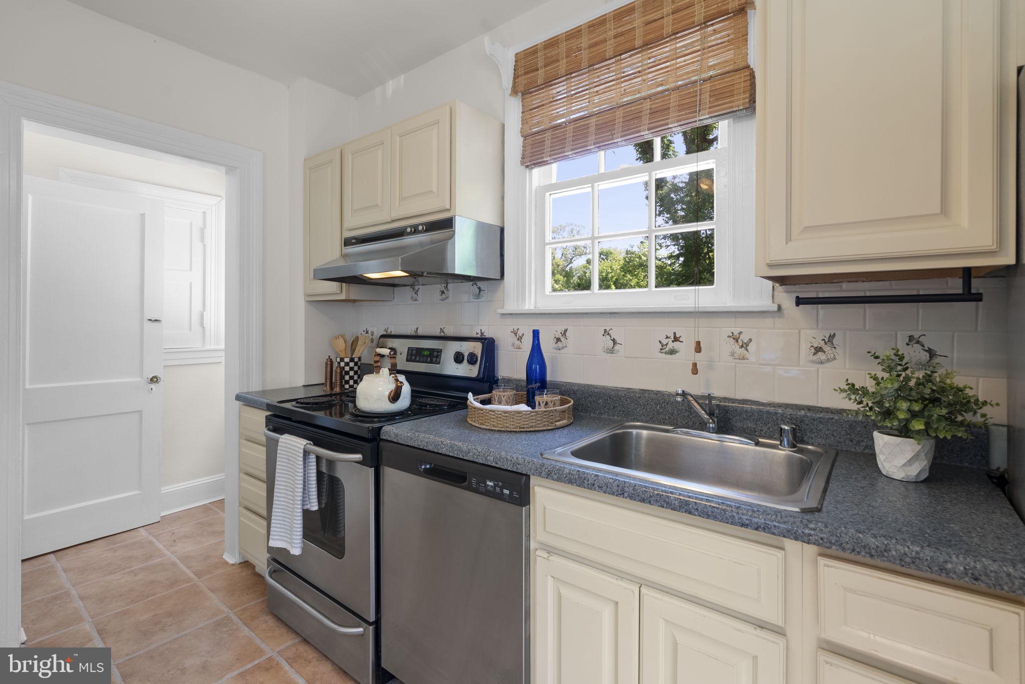 WARDOUR - Residential