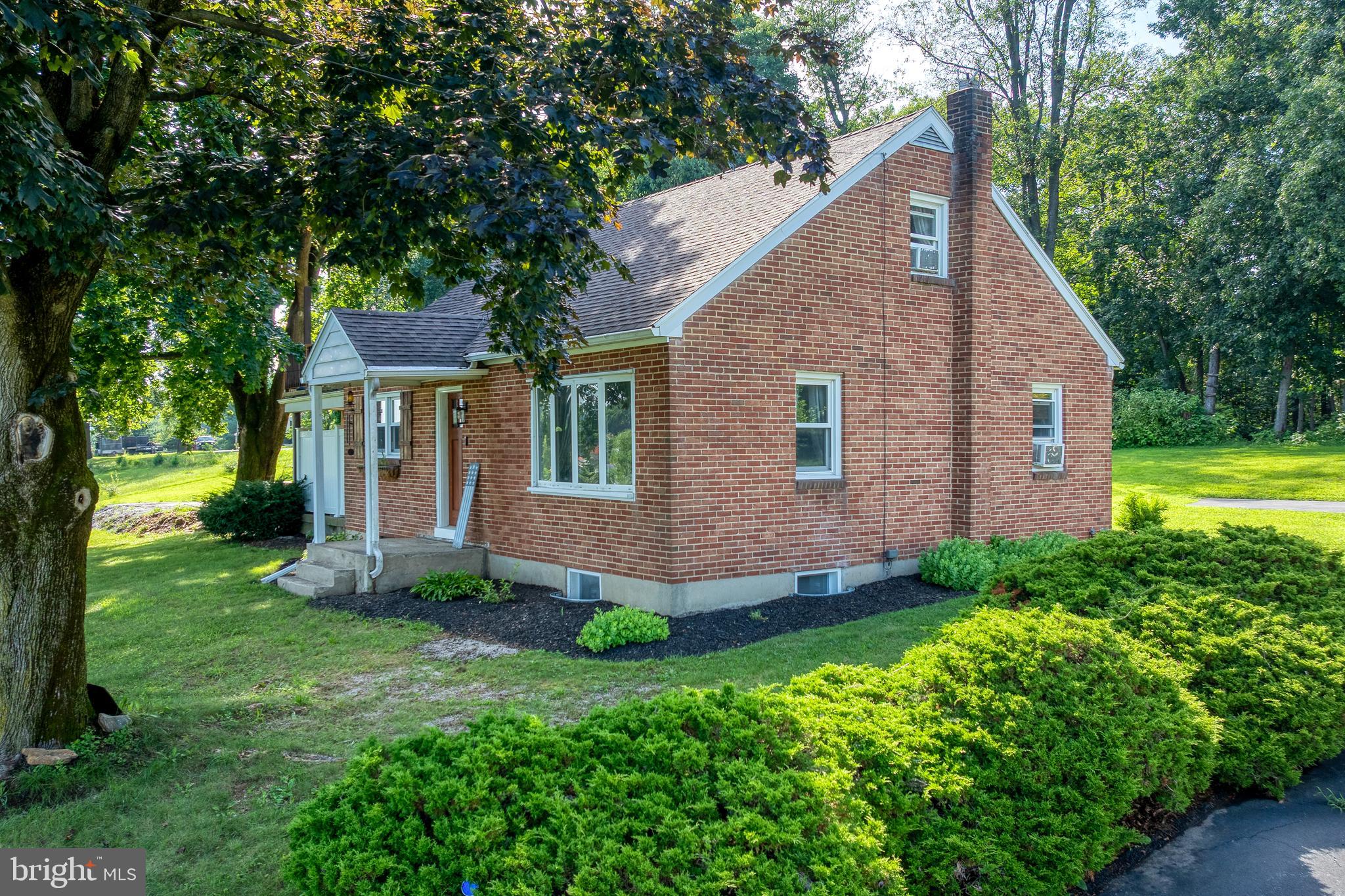 661 REISINGER AVENUE